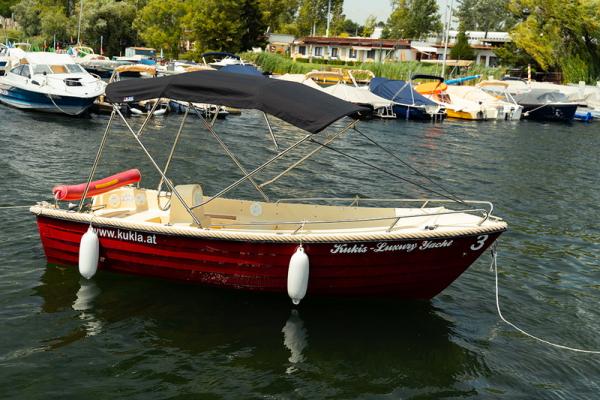 Kukis-Yacht